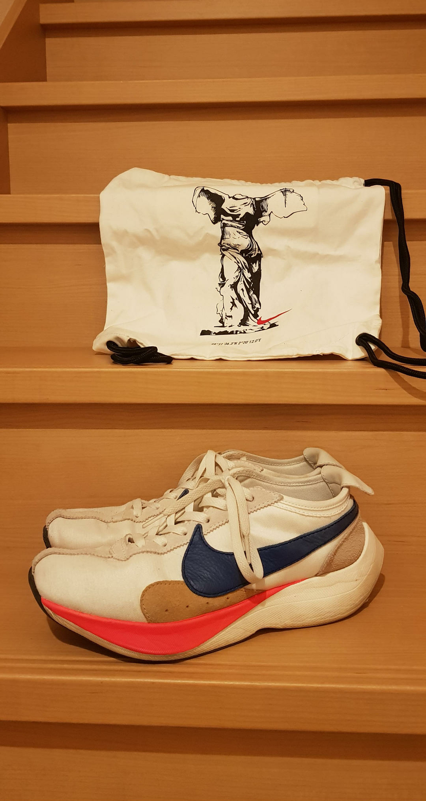 nike moon racer sail solar blue