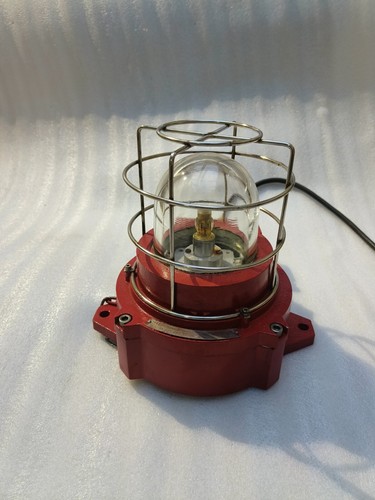 FEDRAL SIGNAL 2000 SERIES Explosion Proof Strobe LED BEACON LIGHT Colour Red - Picture 6 of 7