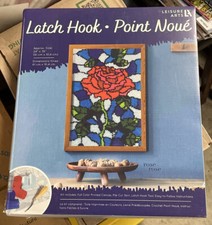 Latch Hook Rug Yarn Kit Leisure Arts Rose w/Stain Glass Kit Approx. 24  X 36  