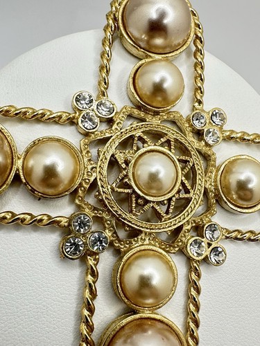 VTG Maltese Cross Gold Tone Faux Pearl Large Pendant Rhinestone Estate Unsigned - Picture 7 of 14