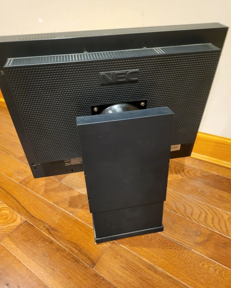 NEC LCD2180UX Tektronix 48105134YA 21" Professional Desktop Monitor Read Descrip - Image 3 of 4