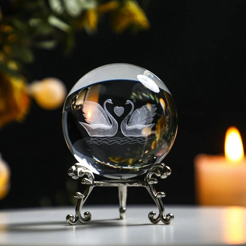 Bola de cristal de cisne 3D 60 mm esfera de vidrio grabada con láser con soporte - Imagen 1 de 5