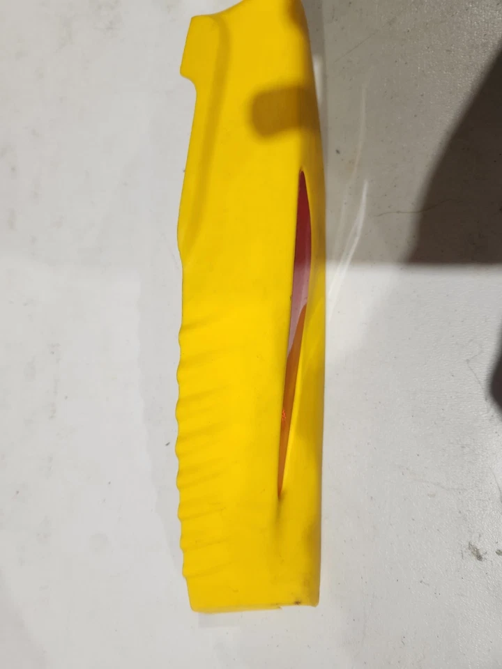 Nos SKI DOO MACH Z LT Renegade 800 REAR BUMPER TUNNEL TRIM COVER Cap Yellow CK3 - Image 2 of 3