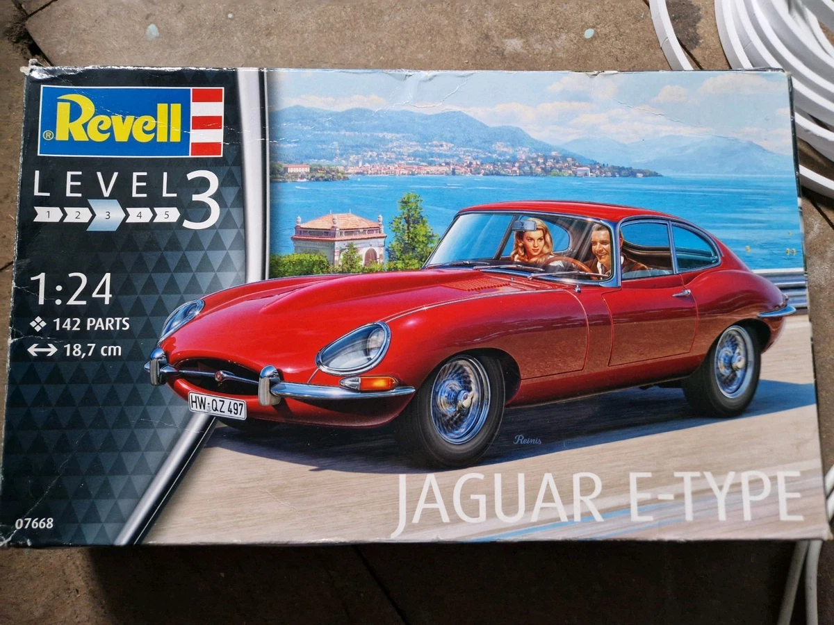 REVELL] JAGUAR E-TYPE Coupé 1/24 Réf 07668