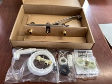 NEW CFG Cornerstone CA40613 Kitchen Faucet Polished Chrome W/Side Sprayer B188