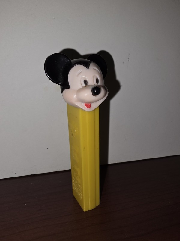 Vintage PEZ 💥 3.9 Hong Kong No Feet Walt Disney