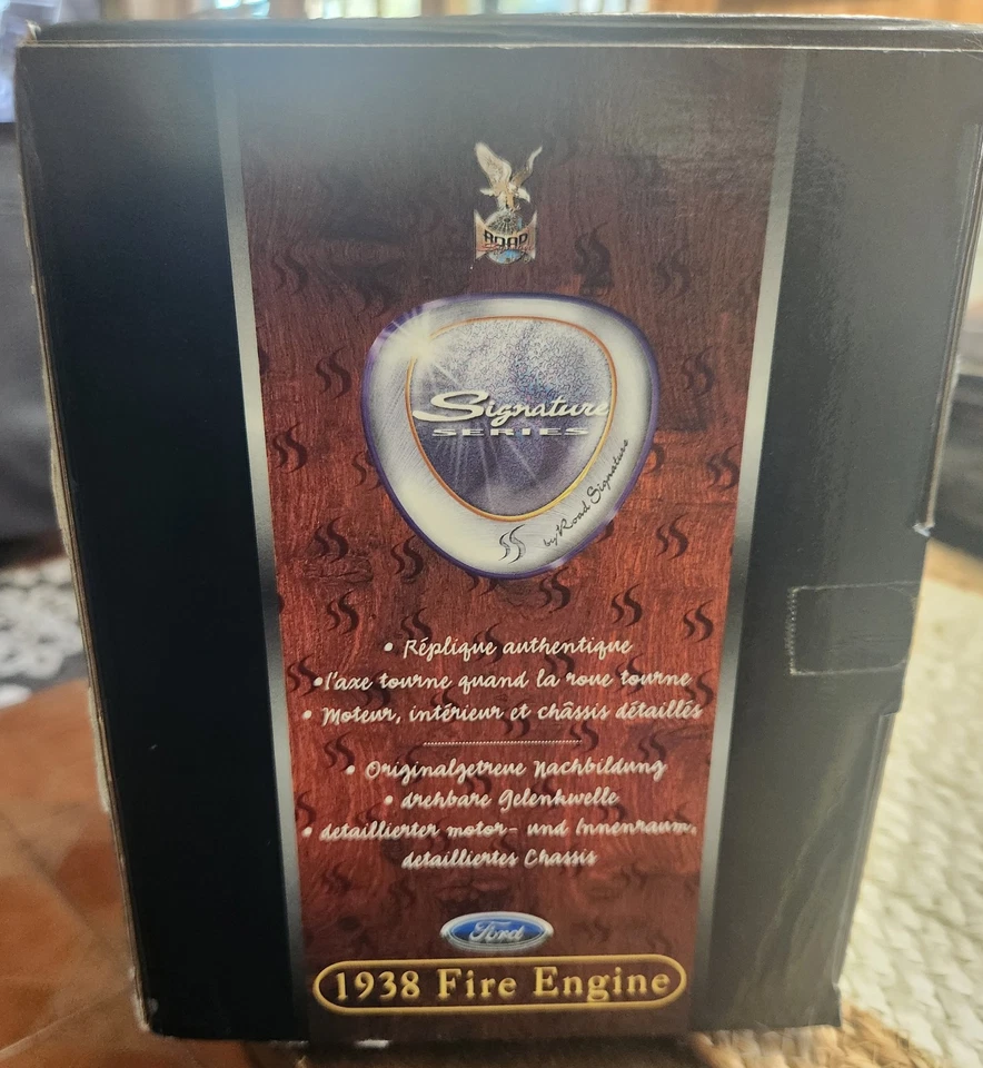 Road Signature Models 1:24 Signature Series #20058 1938 Ford Fire Engine - NUEVO Foto 3 de 4