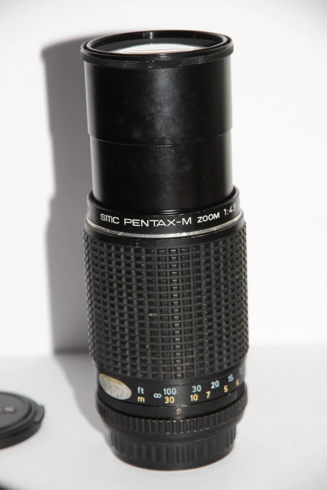 SMC Pentax-M 80-200mm f/4.5 Zoom Telephoto Camera Lens - Pentax K Mount. - Image 4 of 4