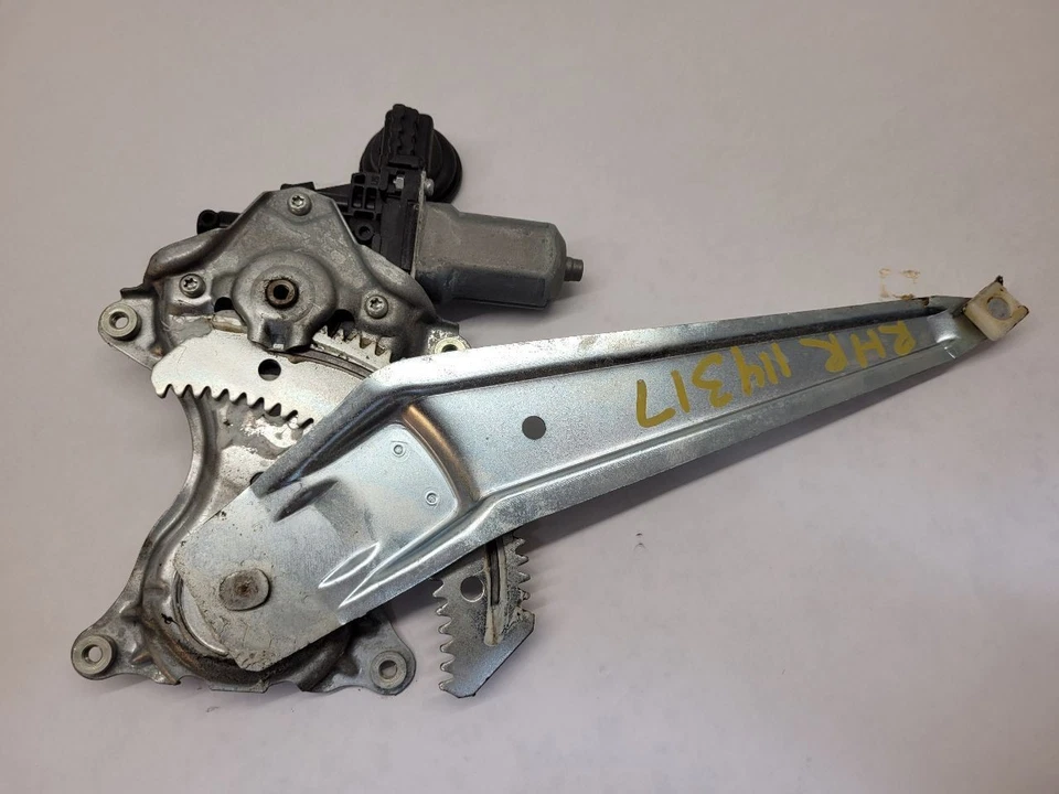 2014 - 2019 TOYOTA COROLLA Passenger Rear Window Regulator Electric Sedan  - Image 4 of 4