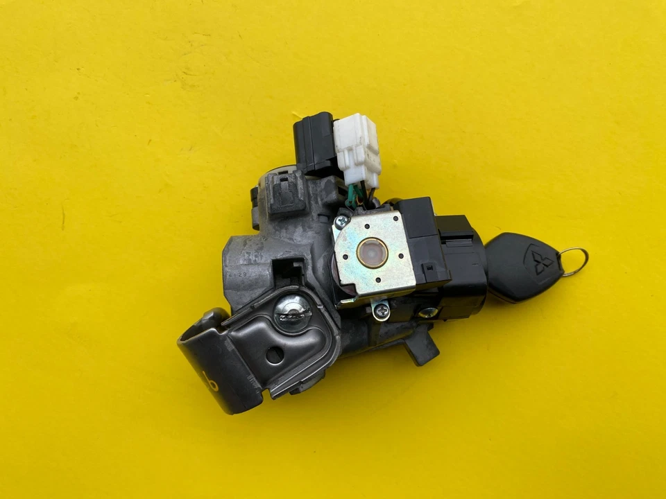 2014-2020 MITSUBISHI OUTLANDER IGNITION SWITCH LOCK W/KEY CYLINDER OEM 4408A177 - Image 4 of 4