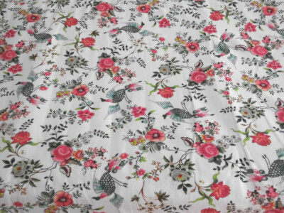 Frl. von Julie Jersey  weiß '' Blumen und Vögel''   Restposten 1,60m