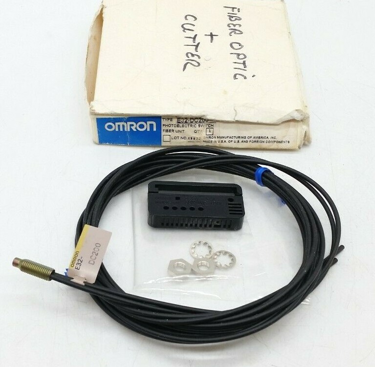1PCS New For OM Photoelectric Switch Fiber Unit E32-DC200 E32DC200