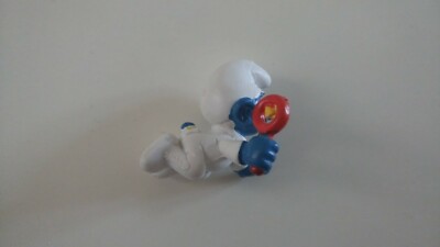 1984 Schtroumpfette tenant un bébé Schtroumpf figurine en PVC - Canada
