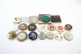 Powder Compacts Antique Vintage Assorted Stratton Brass Floral Etc