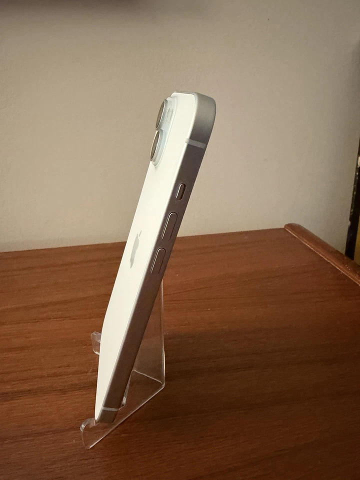 Apple iPhone 15 Blue 128GB - Unlocked - Used Very Good With Extras - Image 4 of 4