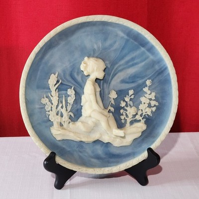 Vintage Three Dimensional Plate Incolay Stone 1978