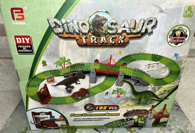 PALEA Dinosaur Track DIY Set 182 PIECES  160 tracks 2 cars, 2 dinosaurs 2 Loops