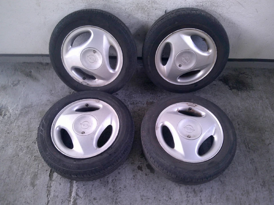 Opel Corsa B Alufelgen Radsatz Sommerreifen 165/65 14 Zoll 79S 5,5J x14 ET49 - Bild 2 von 4