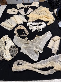 VICTORIAN LACE COLLARS LACE TRIMS LOT ANTIQUE LACE EMBELLISHMENTS ASSORTED
