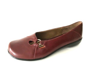 clarks red flats