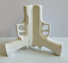 SUCK UK Three Guns White Table Vase Ceramic Guns for Roses Flowers 17cm