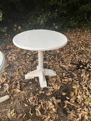SMALL ROUND ANTIQUE WHITE SHABBY CHIC STYLE WOODEN TABLE, VGC