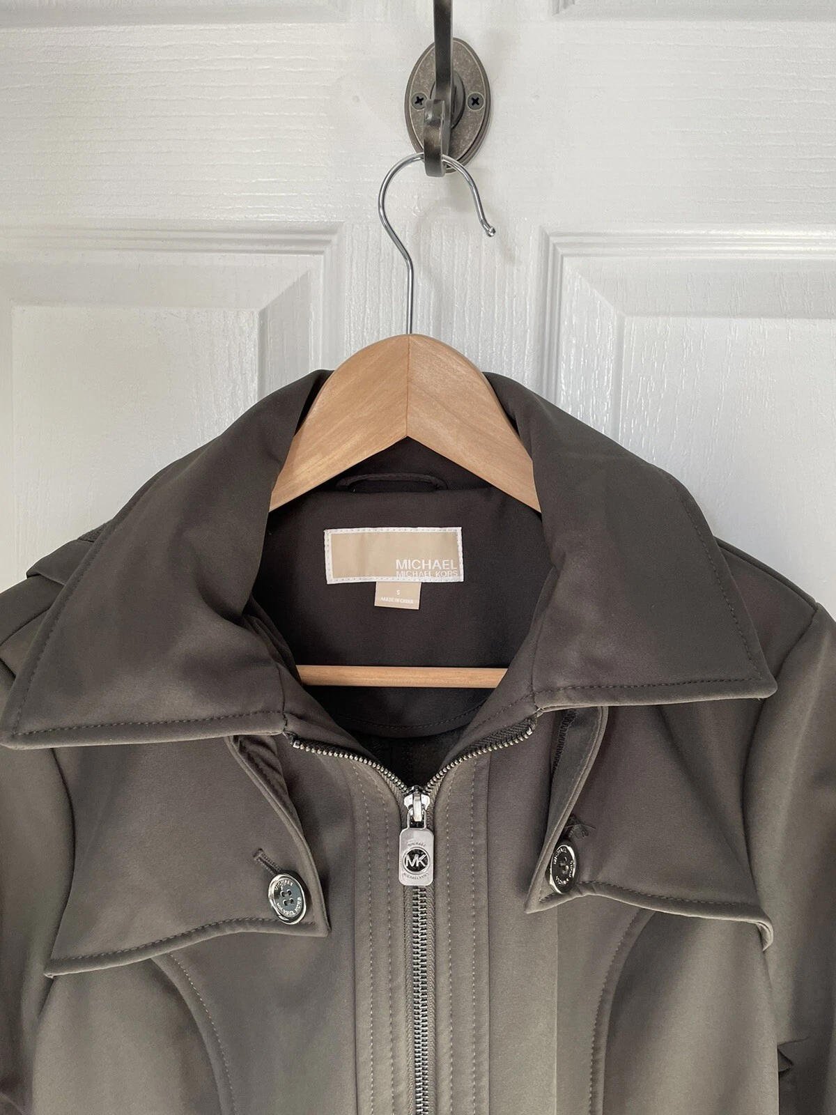 Trench da donna verde Michael Kors foderato con cappuccio rimovibile taglia S