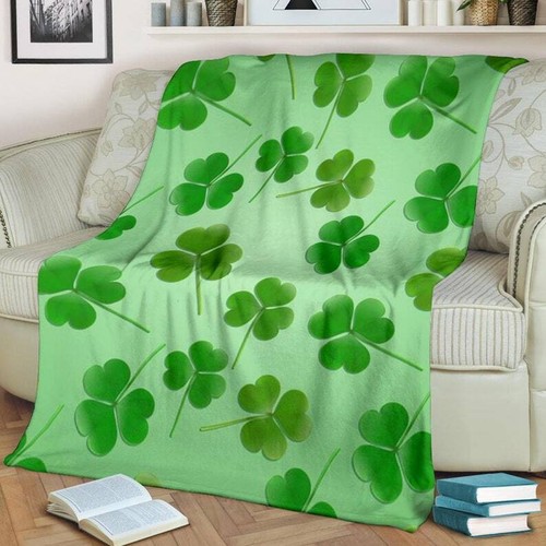 St Patrick Clover Blanket Throw Fleece Cozy Couch Sofa Plush Bedding Irish Gift - Picture 3 of 5