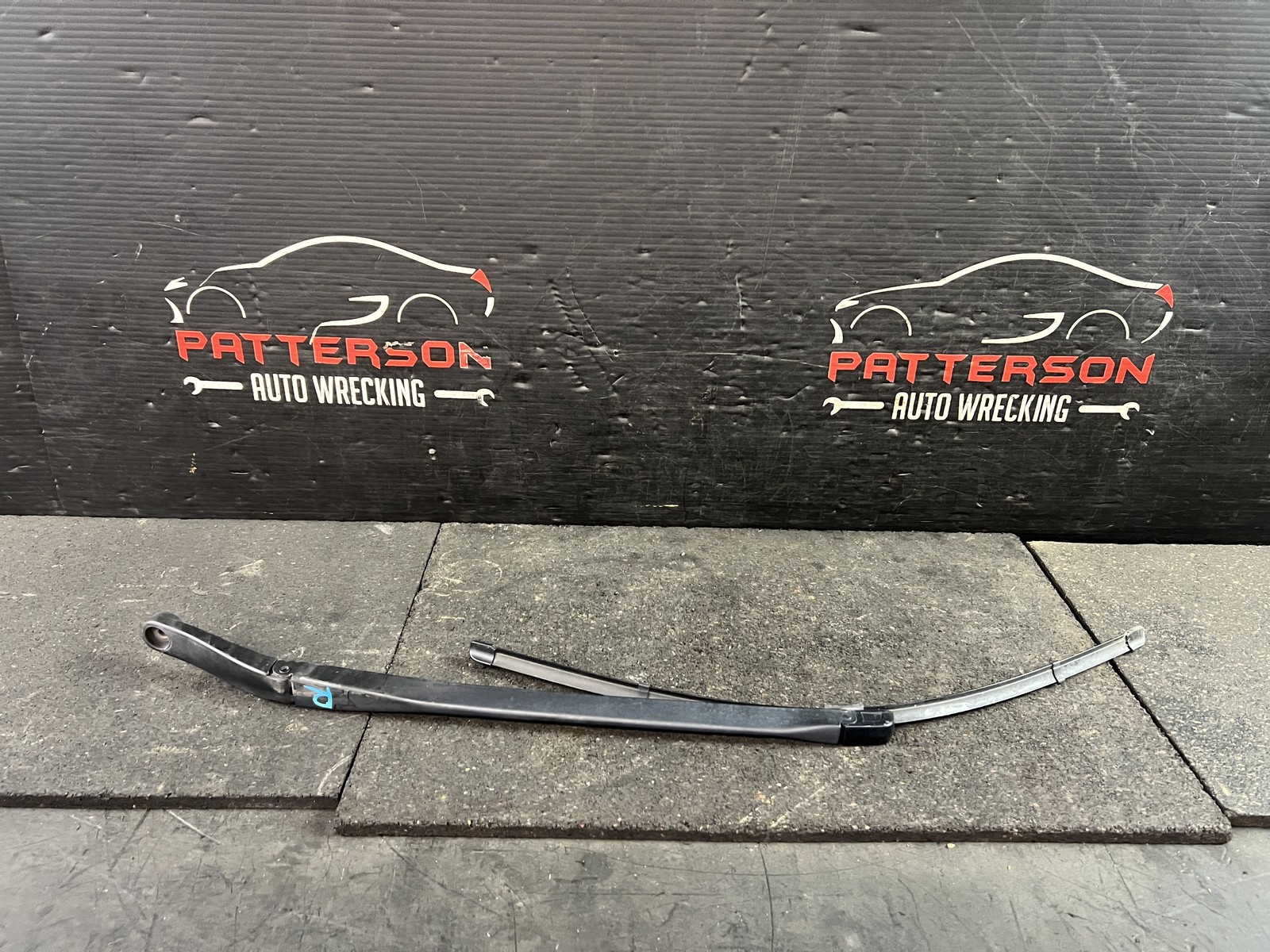 07-12 BENTLEY CONTINENTAL GTC LEFT & RIGHT WINDSHIELD WIPER ARMS