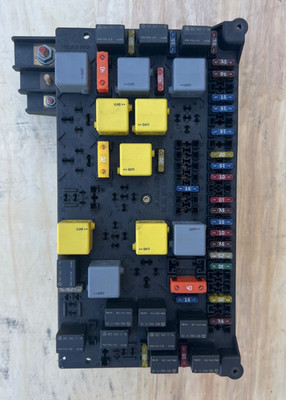 OEM 98-05 W163 Mercedes-Benz ML320 ML350 Engine Fuse Box Junction SAM Module