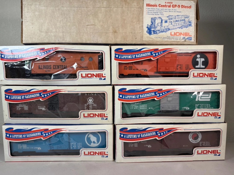 Lionel Service Station Set w/Illinois Central GP-9 Diesel Train Engine #8030 - Image 2 of 4