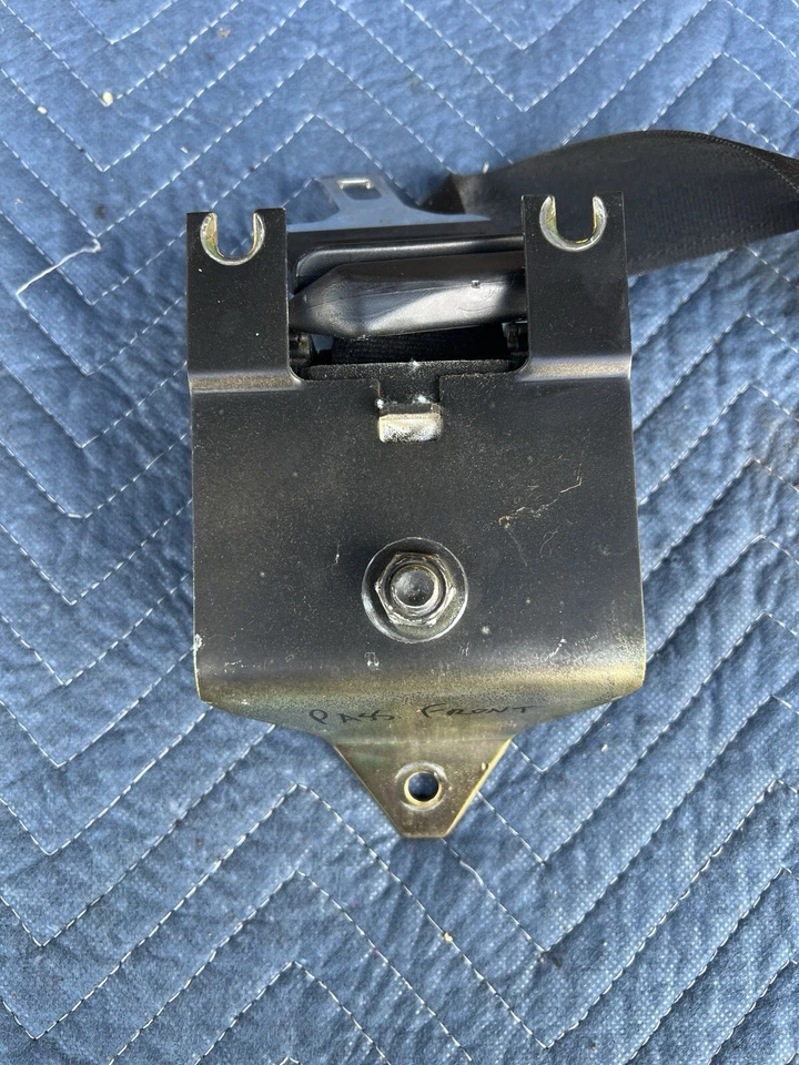 1989 - 1993 年沃尔沃 240 245 乘客前座皮带总成收回器原始设备制造商 #3682E — 第 4/4 张图片