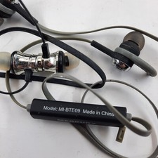 Merkury MI-BTE09 Innovations Element True Wireless Earbuds Unbranded Pair EUC