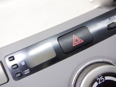 TOYOTA Noah Voxy A/C Heater Climate Control Switch Panel AZR60G