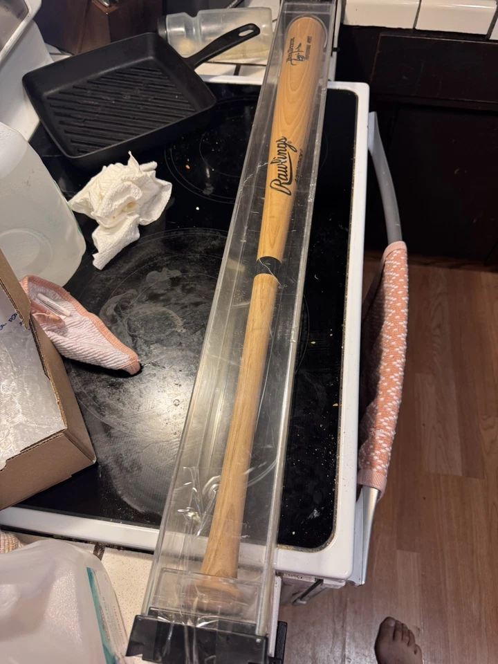 Reggie Sanders Signed Bat- Rawlings Big Stick- Official and authenticated  - Image 4 of 4