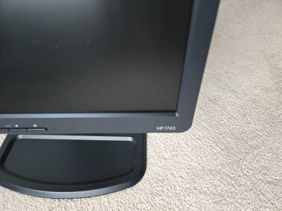 HP L1745 GE178A 17" LCD Flat Panel Computer Monitor - Grade A - Image 3 of 4