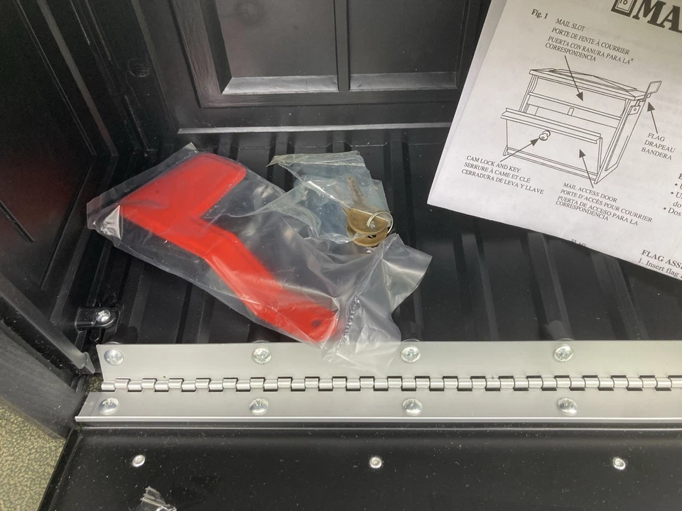 Gibraltar Industries Urban Series Wall-Mount Mailbox Locking w/Keys Black w/Flag - Image 3 of 4