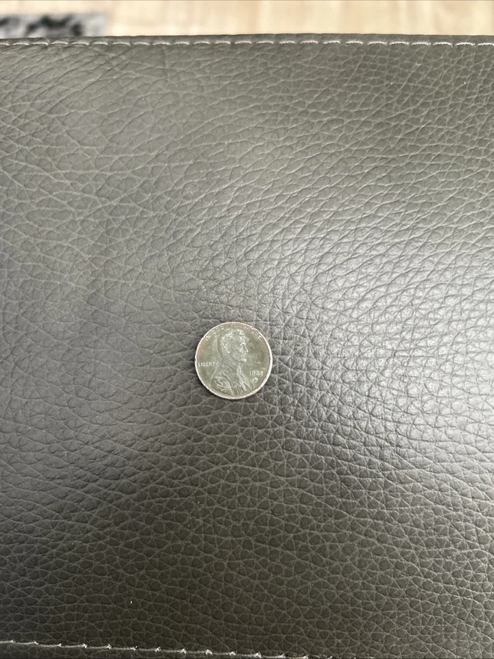 1983-S Penny, silver Lincoln Mem. Penny, made of copper, valuable, liberty err - Image 2 of 4