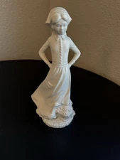 Vintage 1970s Byron Molds Pilgrim Pioneer Woman 9” Figurine Ceramic Thanksgiving