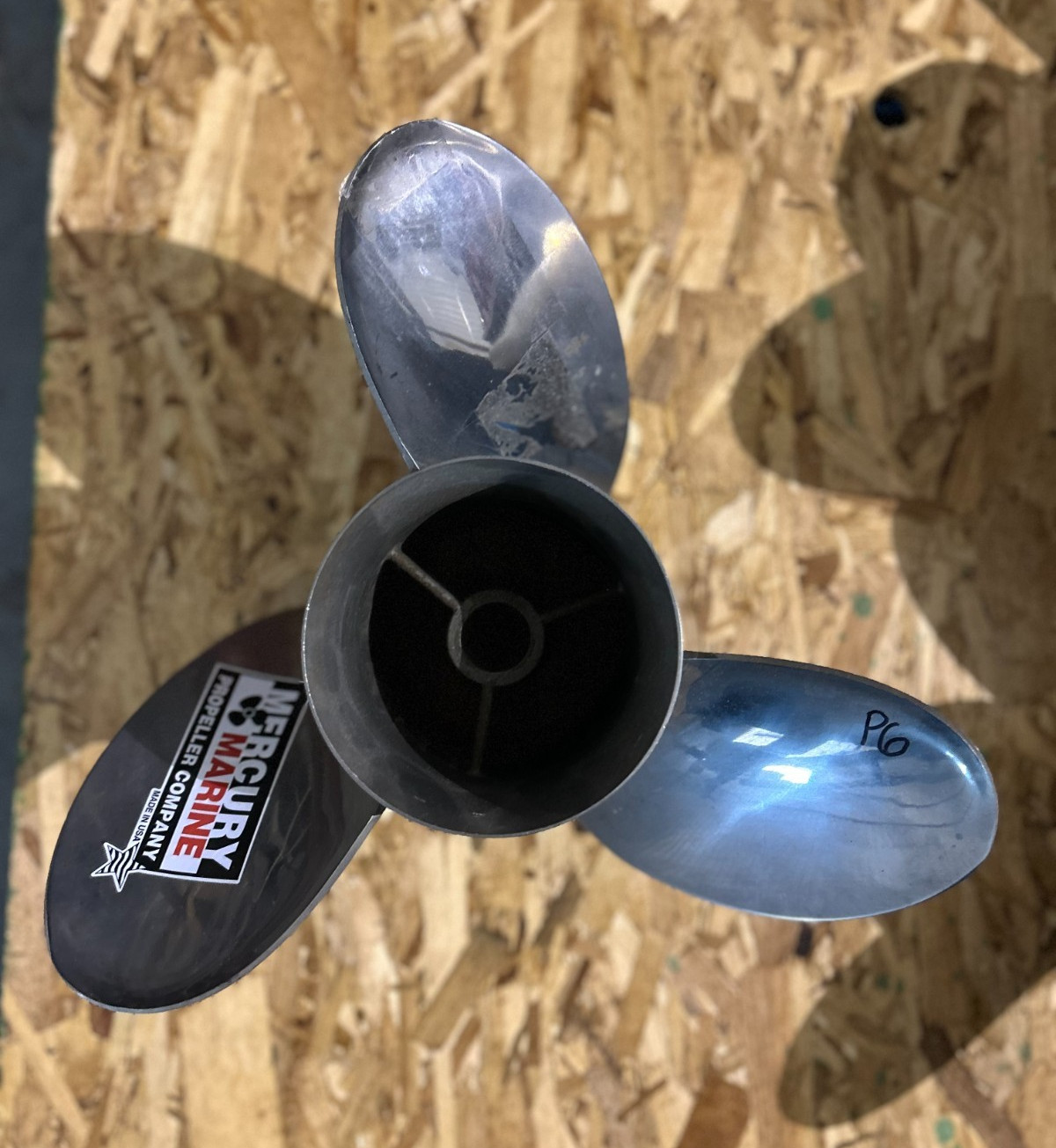 Mercury Mirage Plus 25P, 3 blade-stainless steel-no hub, Right Hand