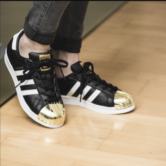 superstar metal toe shoes