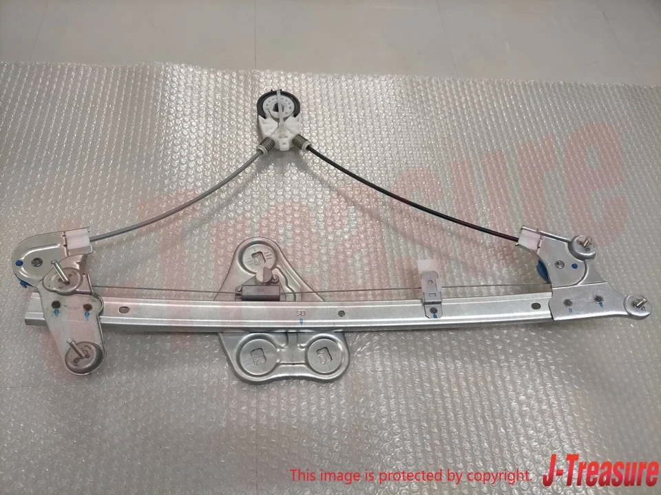 TOYOTA LEXUS ES300 97-01 Genuine Front Door Window Regulator RH 69801-33020 OEM - Image 2 of 4