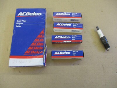 Chevrolet GMC Pontiac Buick V8 Zündkerze Zündkerzen spark plug ACDelco NEU 5x