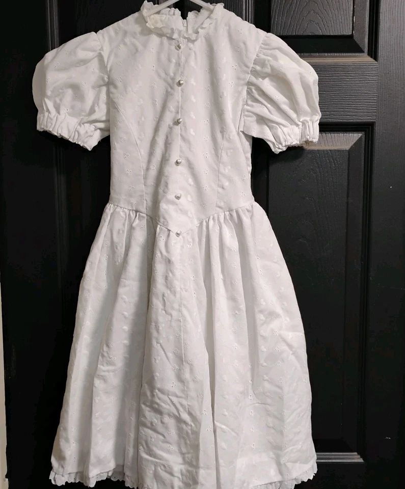 vintage handmade white eyelet puff sleeve dress size 5 Bridal Party 80s Cottage - Image 2 of 4