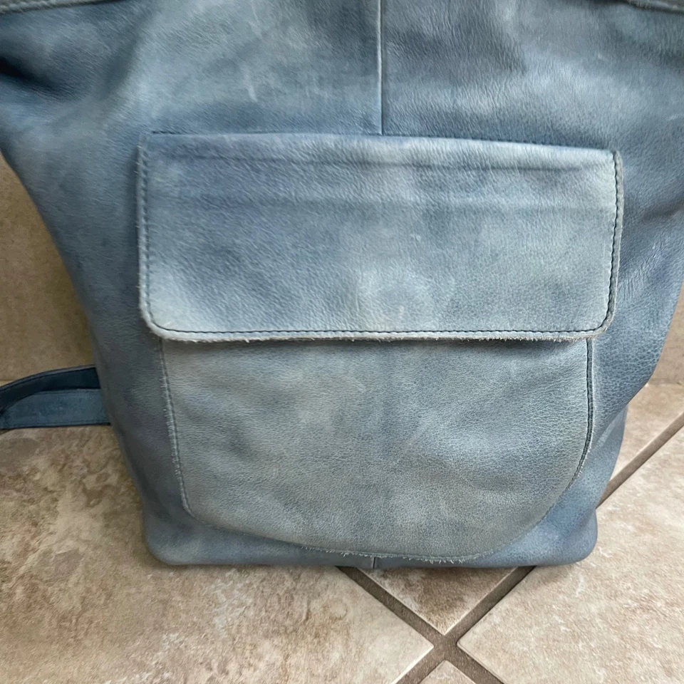Bolso de Hombro Hobo de Cuero Azul Envejecido Latico Bianca Cartera con Bolsillo Frontal Foto 2 de 4
