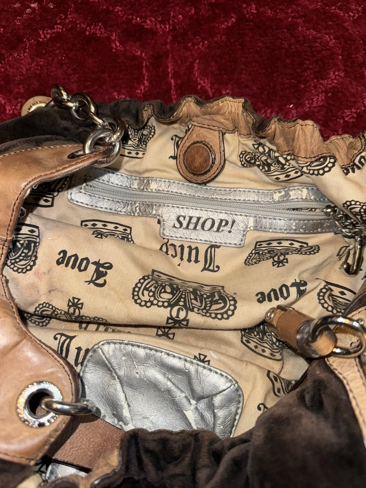Bolso de terciopelo marrón Juicy Couture vintage súper raro Y2K con cadenas MENSAJE ANTES Foto 4 de 4