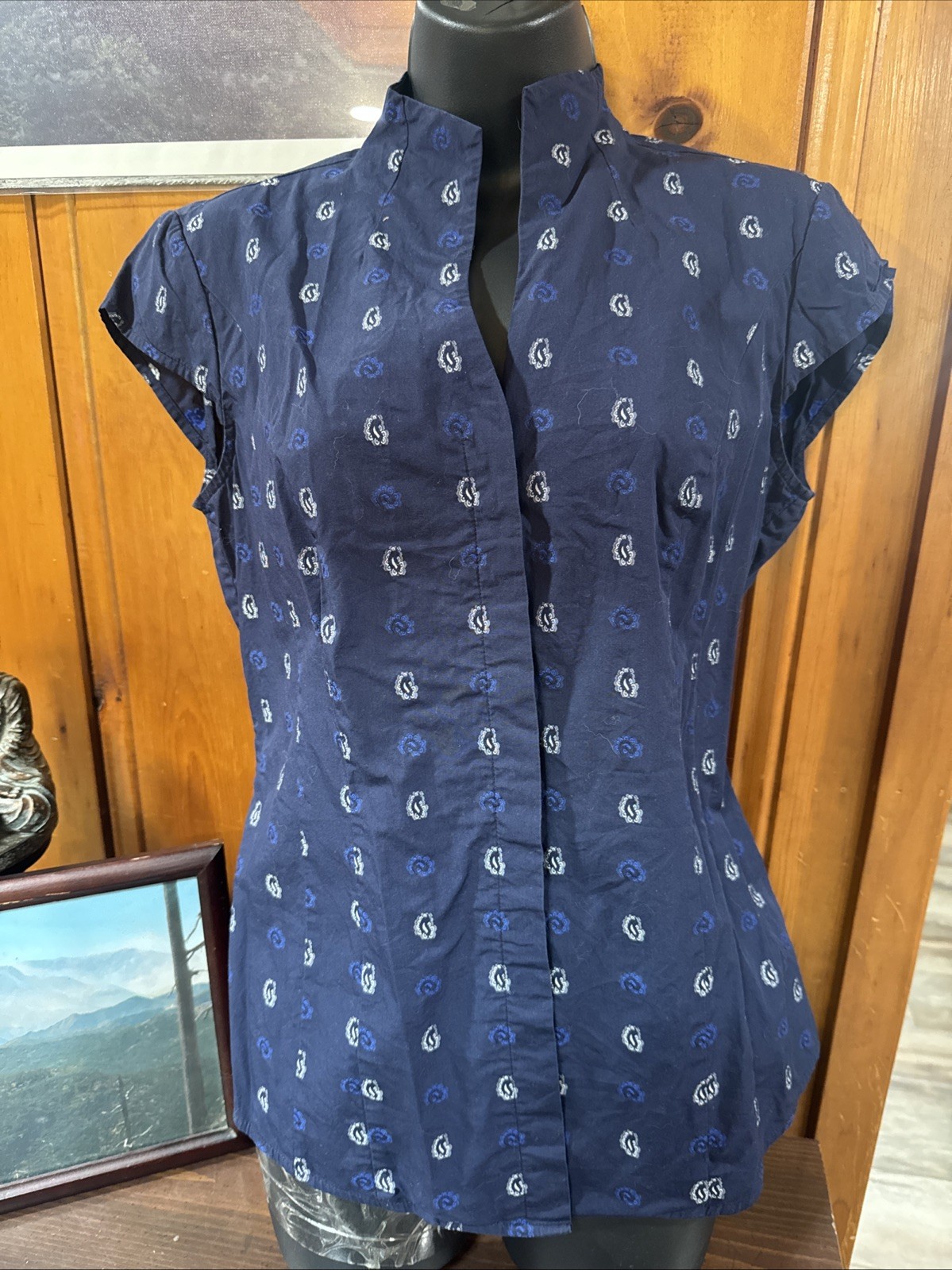 Brooks Brothers Sz 8 Sleeveless Button Down Navy Blue Paisley Floral Top