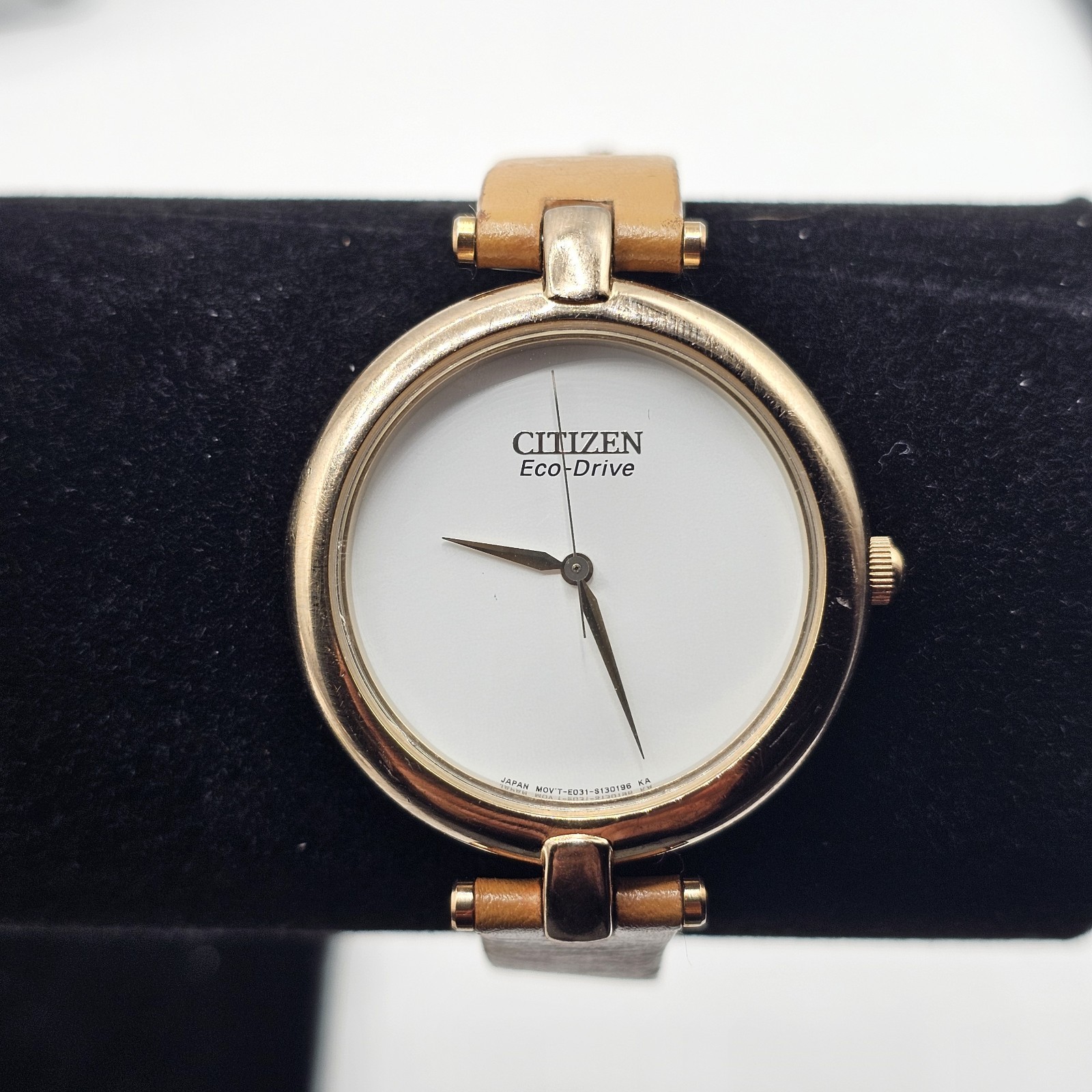 - RARE Plated Women's E031-S090938 Eco-Drive Gold Wristwatch Vintage CITIZEN - VintageWatches.PK - RARE Plated Women's E031-S090938 Eco-Drive Gold Wristwatch Vintage CITIZEN - vintagewatches.pk