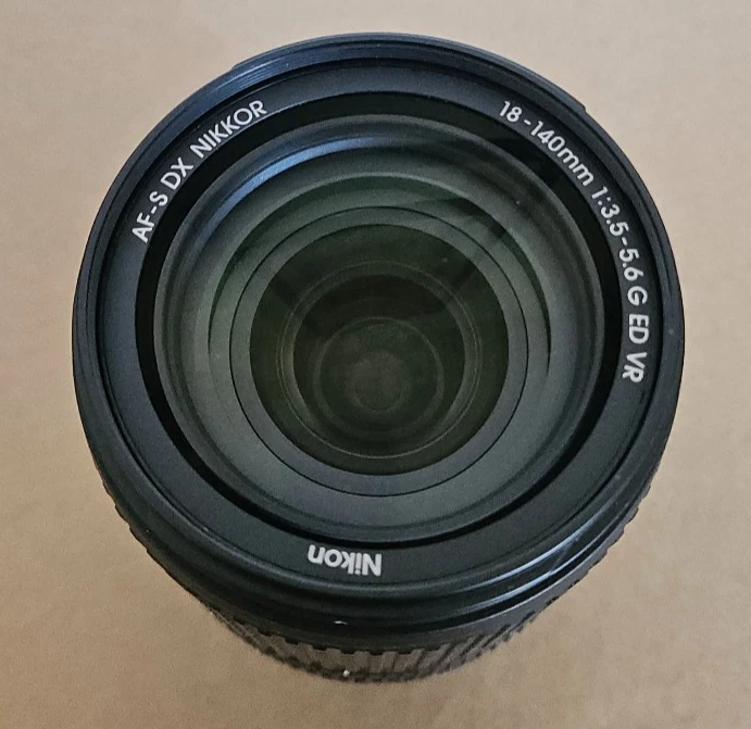 Nikon AF-S DX NIKKOR 18-140mm f3.5-5.6G ED VR Zoom Lens + Front & Rear Caps - Image 3 of 4
