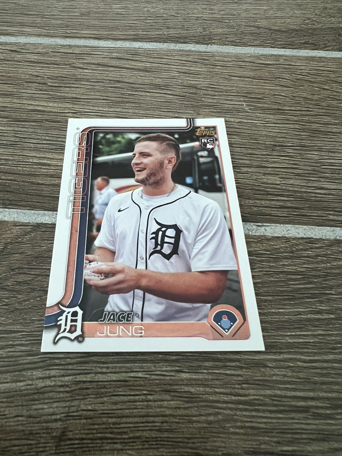 2025 Topps Series 1 Golden Mirror image Variation SSP #80 Jace Jung